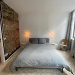 2 Bedroom Duplex In The Historic Heart Of