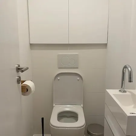 アパート 2 Bedroom Duplex In The Historic Heart Of リエージュ