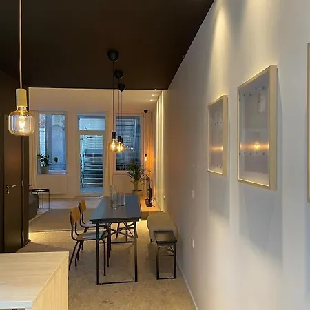 2 Bedroom Duplex In The Historic Heart Of