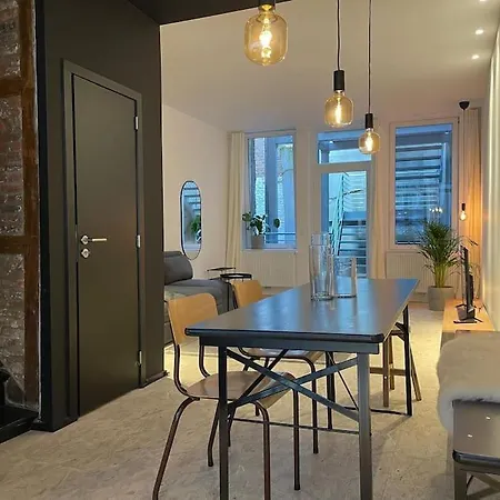 2 Bedroom Duplex In The Historic Heart Of アパート リエージュ